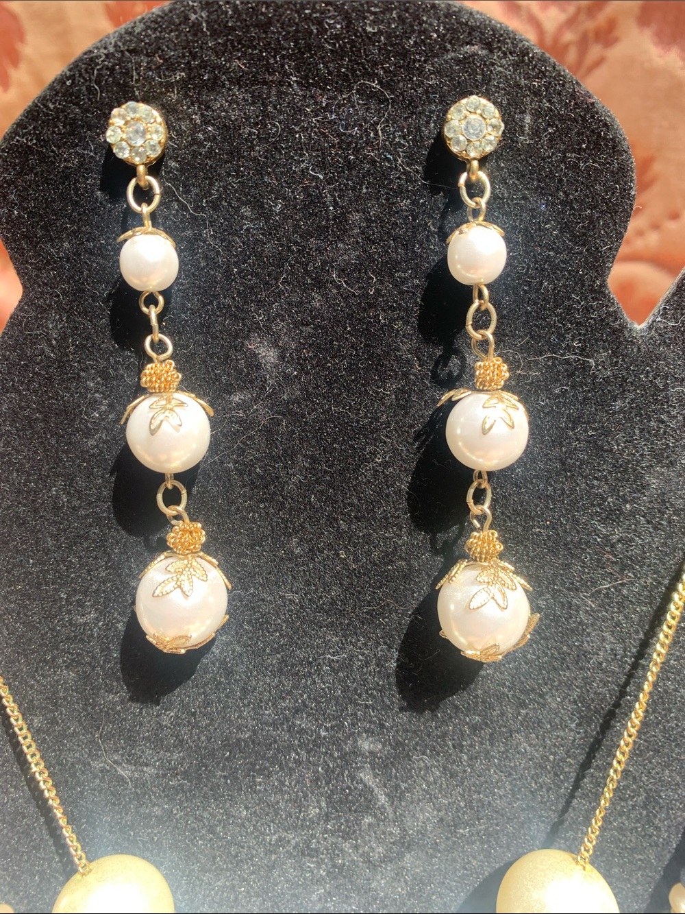 A Collection of Pearls necklace sets earrings bracelet - Picture 2 of 13